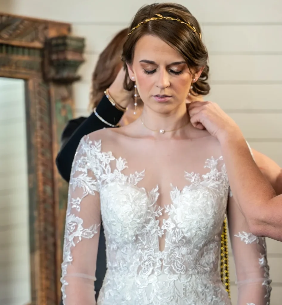 Bride jewellery photo by nick